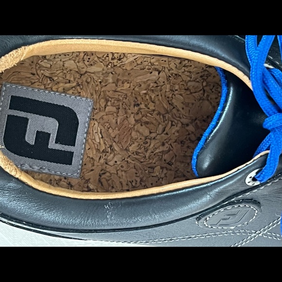 Mens size 11 FOOT JOY VERSALUXE all leather golf shoe. No longer made. - Picture 10 of 10